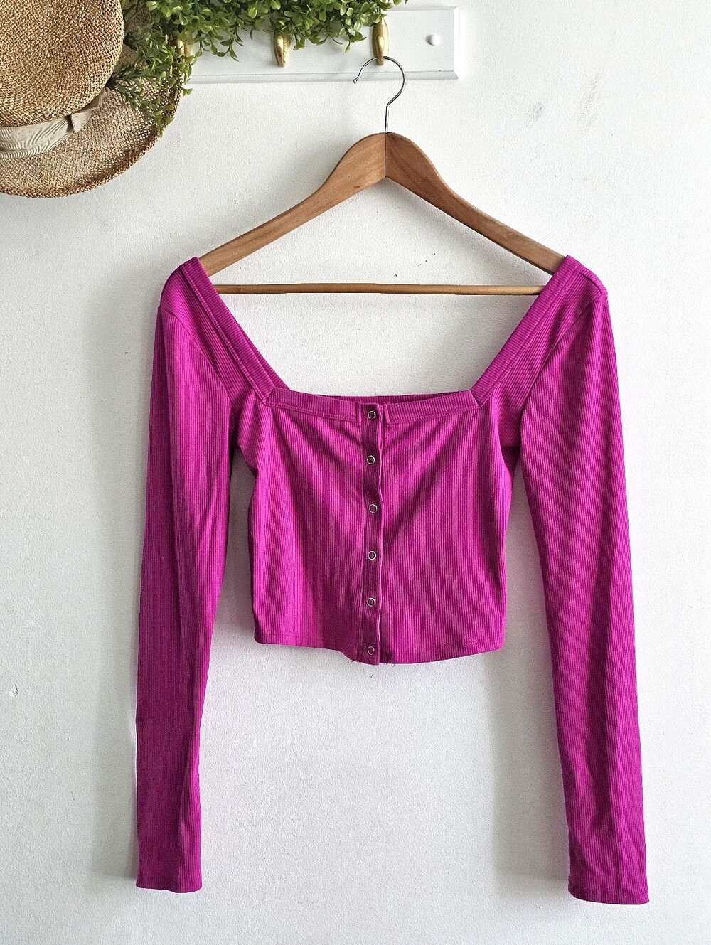 Bozzolo Pink Ribbed Square Neck Snap Front Long Sleeve Crop Top Small